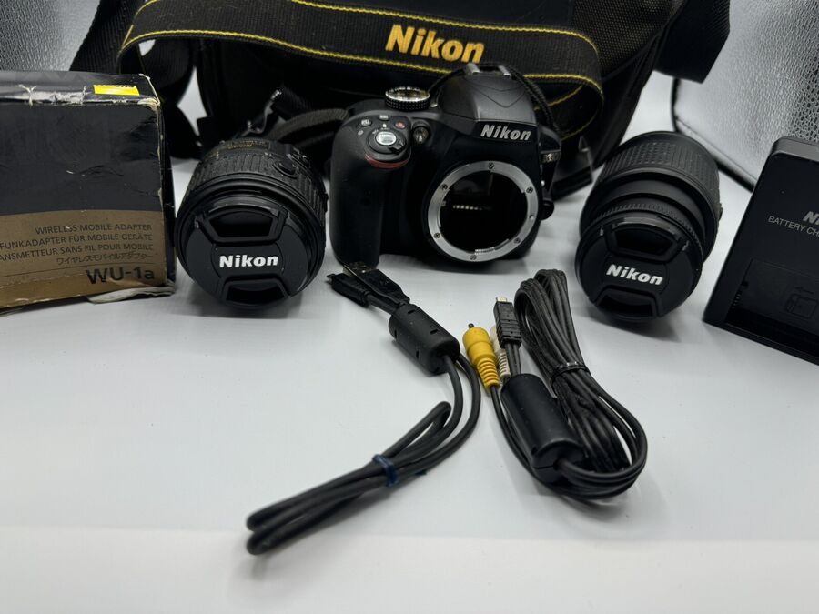 Nikon D3300 24.2MP Digital SLR Camera 18-55mm/55-200mm Wireless Mobil Adapter