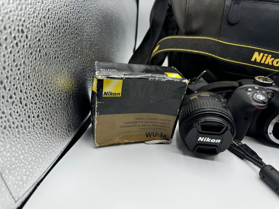 Nikon D3300 24.2MP Digital SLR Camera 18-55mm/55-200mm Wireless Mobil Adapter
